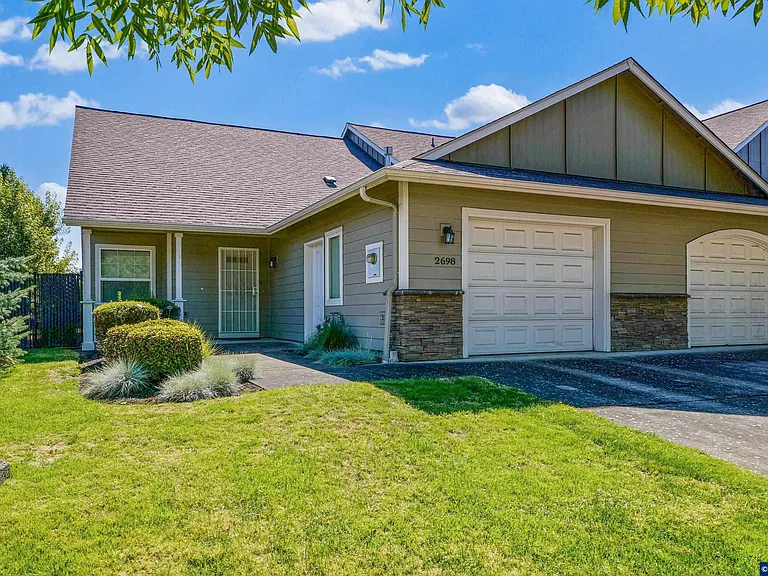 2698 Brooks Ave NE in Salem, OR